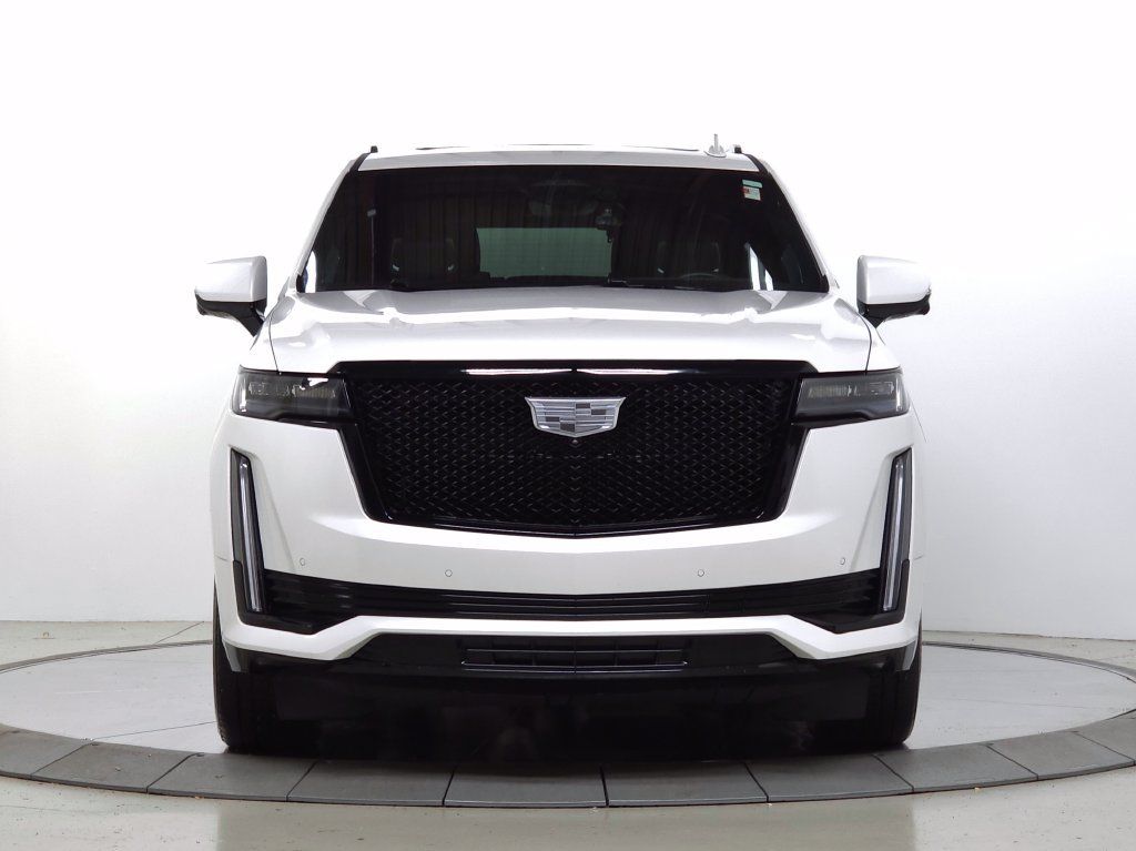 Used 2024 Cadillac Escalade Sport Platinum w/ LPO, ONYX Package AWD/4WD image 2