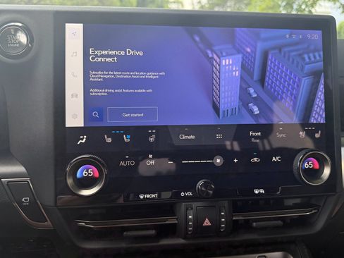 Used 2025 Lexus GX 550 w/ Accessory Package (2T) AWD/4WD image 33