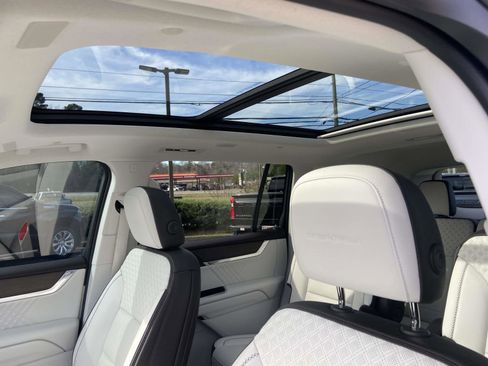 Certified 2024 GMC Acadia Denali w/ Super Cruise Package image 3