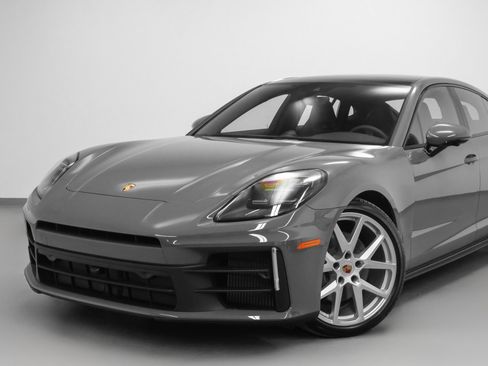 Certified 2025 Porsche Panamera 4 image 7
