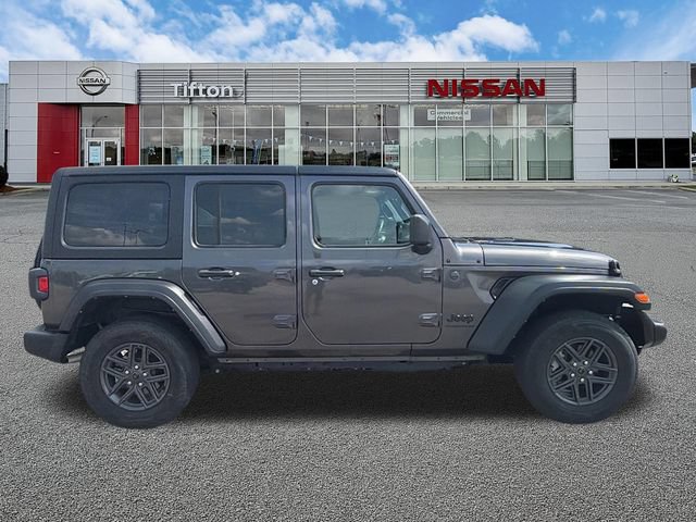 Used 2025 Jeep Wrangler Unlimited Sport AWD/4WD image 8
