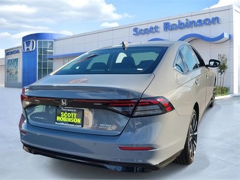 Certified 2023 Honda Accord Touring image 4