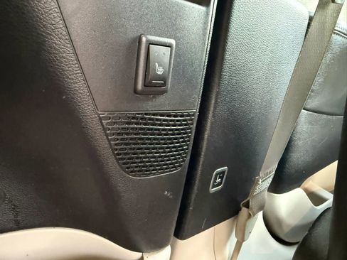 Used 2017 Chrysler Pacifica Touring-L Plus FWD image 18