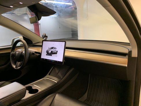 Used 2023 Tesla Model Y Performance AWD/4WD image 66