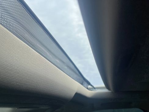 Used 2015 GMC Yukon SLT w/ HD Trailering Package image 17