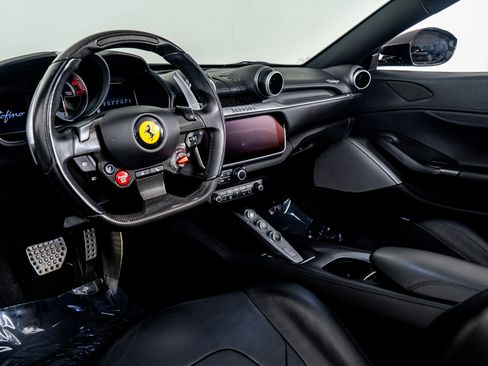 Used 2019 Ferrari Portofino image 2