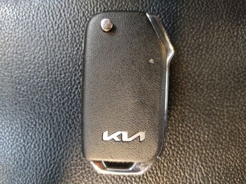 Used 2021 Kia Forte LXS FWD image 32