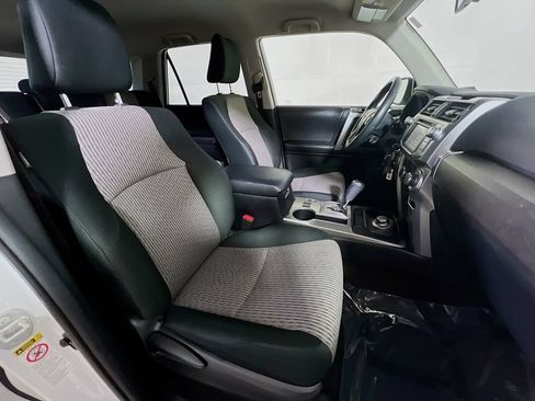 Certified 2018 Toyota 4Runner SR5 AWD/4WD image 24