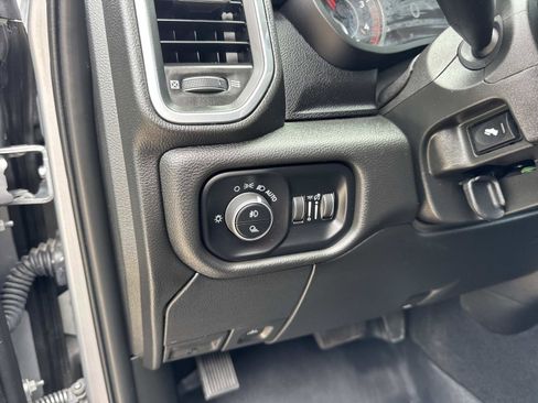 Used 2024 RAM 2500 Laramie AWD/4WD image 20