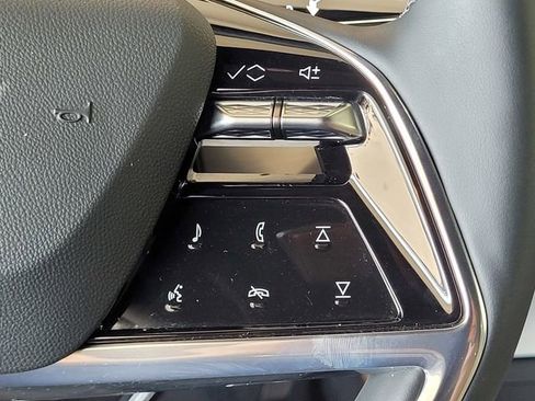 Used 2026 Cadillac Vistiq Luxury image 25