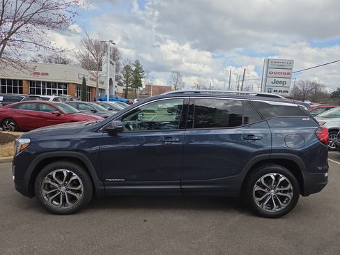 Used 2019 GMC Terrain SLT w/ Preferred Package image 2