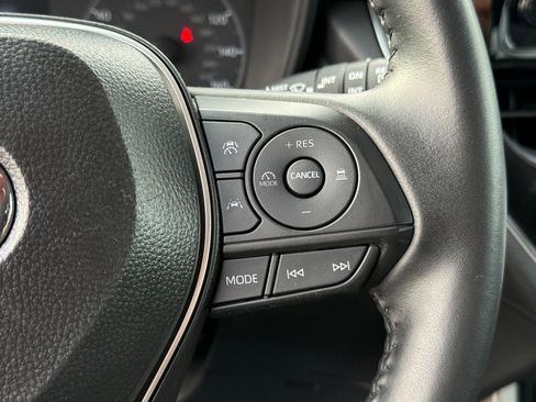 Certified 2025 Toyota Corolla Cross LE image 23