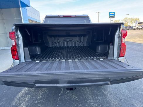 Used 2023 Chevrolet Silverado 1500 LT AWD/4WD image 9