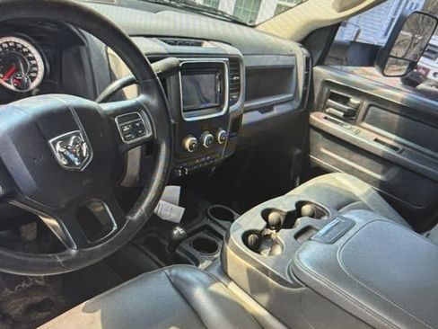 Used 2017 RAM 3500 Tradesman w/ Chrome Appearance Group image 4