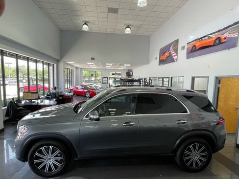 Used 2025 Mercedes-Benz GLE 450e 4MATIC w/ Winter Package image 2