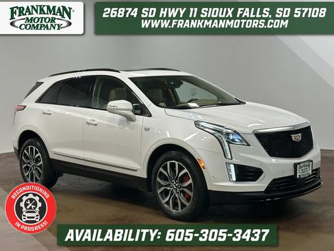 Used 2023 Cadillac XT5 Sportv w/ Platinum Package AWD/4WD image 1