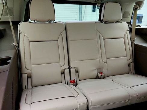 Used 2024 GMC Yukon Denali w/ Advanced Technology Package AWD/4WD image 26
