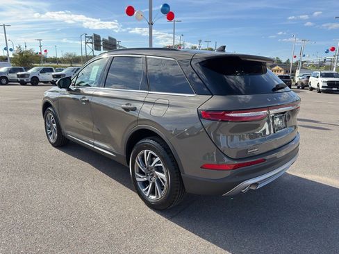 New 2026 Lincoln Corsair Premiere image 3