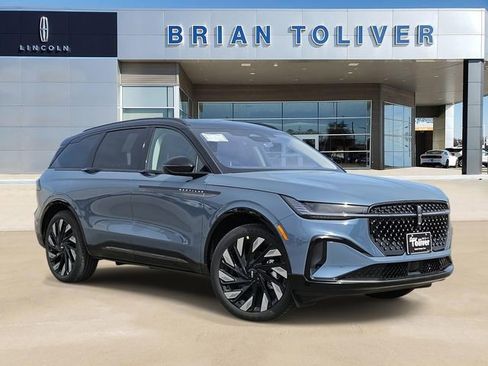 New 2026 Lincoln Nautilus Reserve w/ Jet Appearance Package image 1