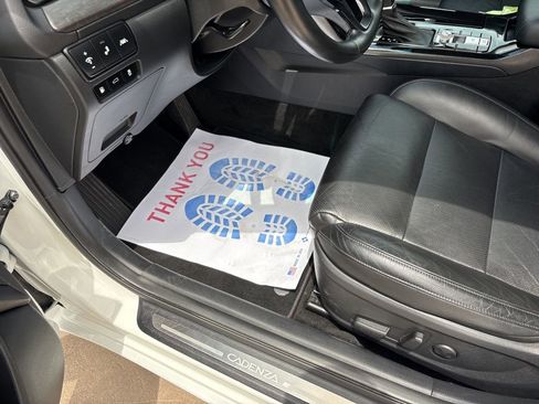 Used 2020 Kia Cadenza Technology image 16