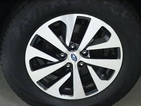 Used 2023 Subaru Outback Premium image 12