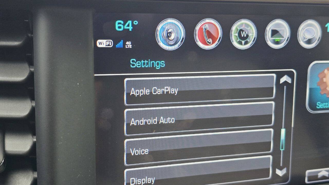 Used 2017 GMC Acadia Denali w/ Technology Package FWD image 22