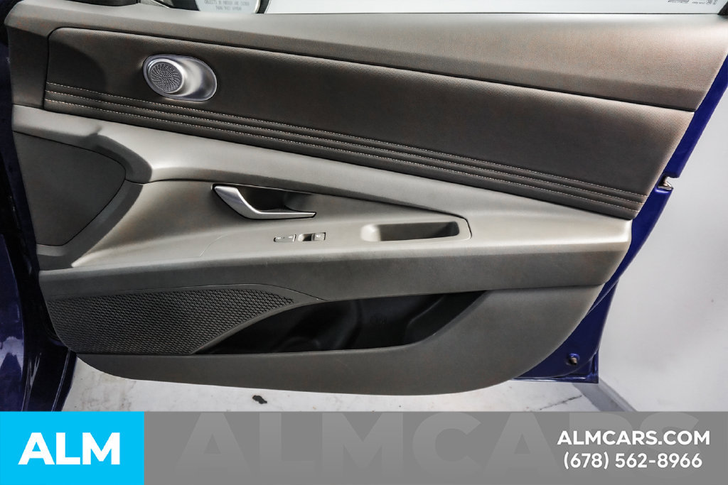 Used 2025 Hyundai Elantra SEL FWD image 40