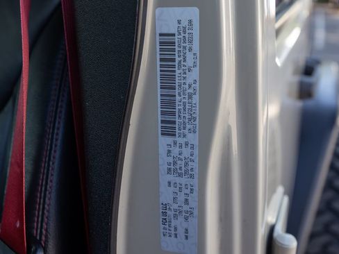 Used 2018 Jeep Wrangler Unlimited Rubicon AWD/4WD image 49