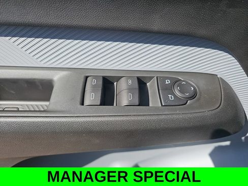 New 2027 Chevrolet Bolt LT w/ Comfort Package FWD image 27