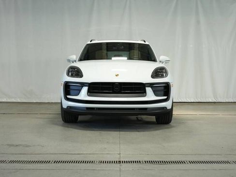 Certified 2026 Porsche Macan AWD/4WD image 10
