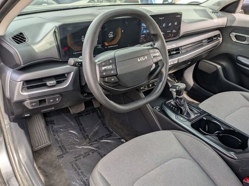 Used 2025 Kia K4 LXS image 13