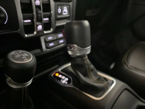 Used 2022 Jeep Wrangler Unlimited Sahara AWD/4WD image 56