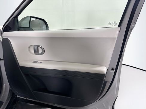 Used 2024 Hyundai Ioniq 5 SE image 31