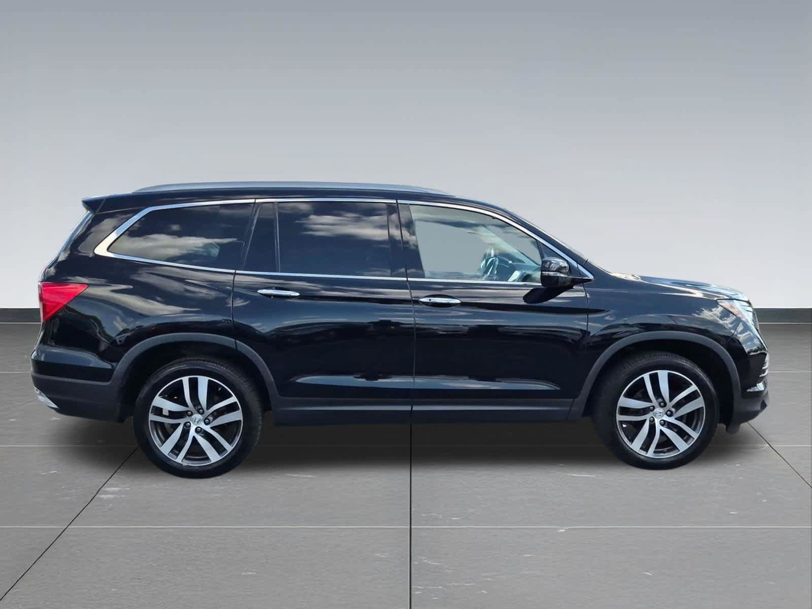 Used 2017 Honda Pilot Elite image 7