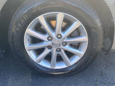 Used 2011 Toyota Camry XLE image 13