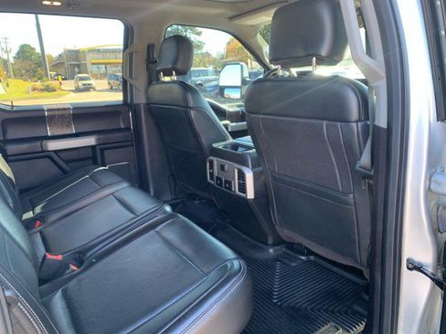 Used 2019 Ford F250 Lariat w/ Lariat Ultimate Package AWD/4WD image 17