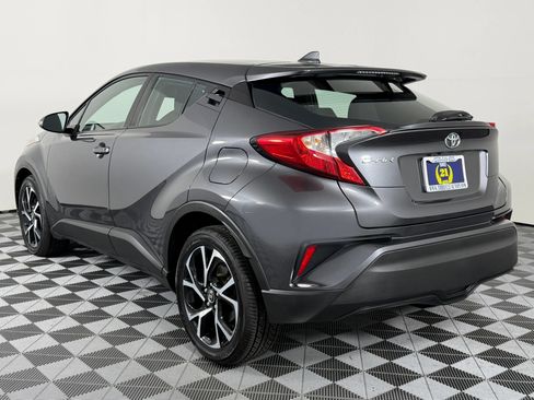 Used 2018 Toyota C-HR XLE FWD image 12