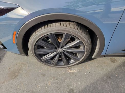 Used 2026 Toyota Crown Nightshade image 2