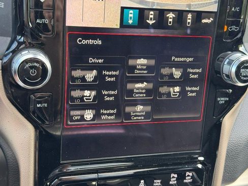 Used 2019 RAM 1500 Laramie AWD/4WD image 25