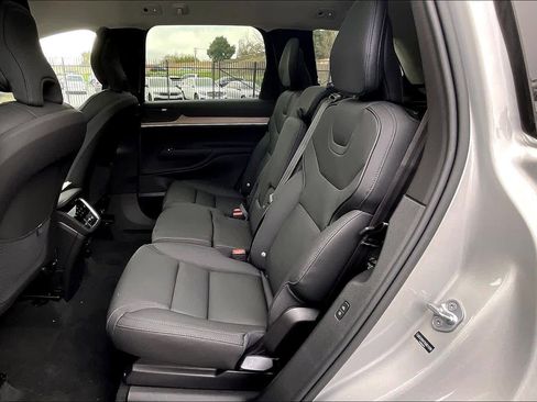 New 2025 Volvo EX90 Plus w/ Protection Package Premier image 12