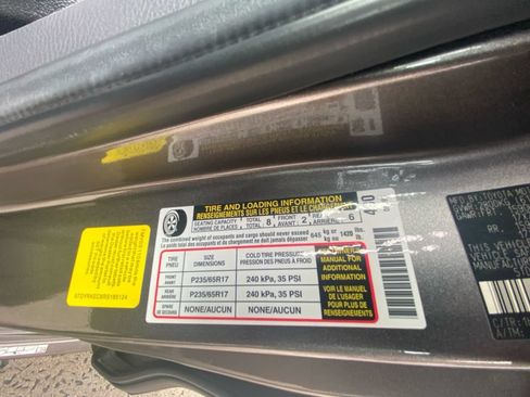 Used 2024 Toyota Sienna XLE FWD image 26