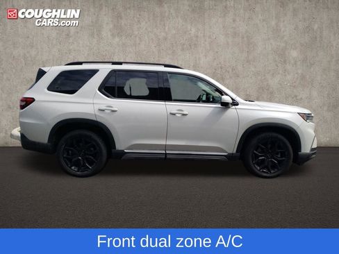 Used 2025 Honda Pilot Elite image 11