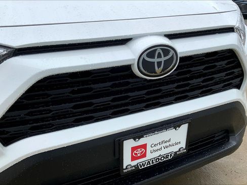 Used 2021 Toyota RAV4 XLE FWD image 34