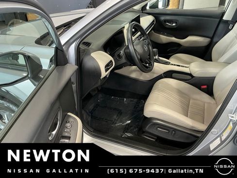 Used 2025 Honda HR-V EX-L image 6