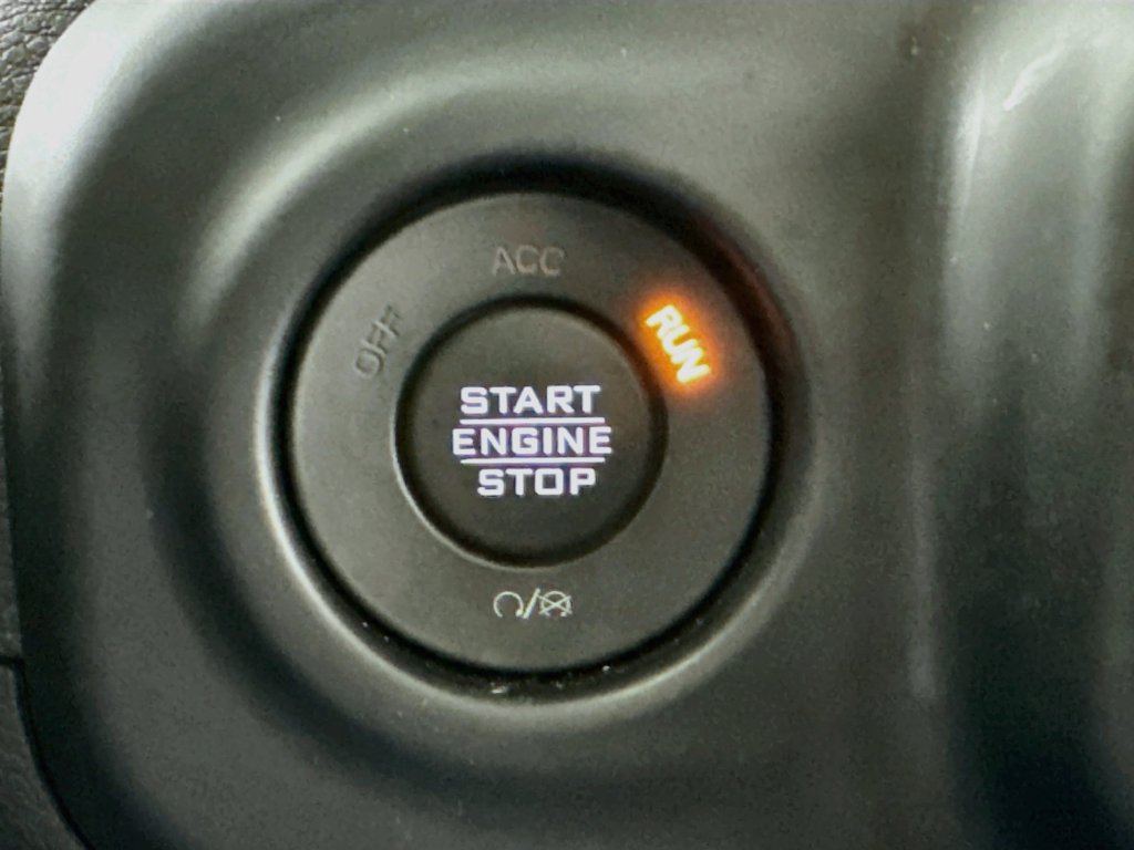 Used 2023 Jeep Wrangler Unlimited Sahara w/ Cold Weather Group AWD/4WD image 33
