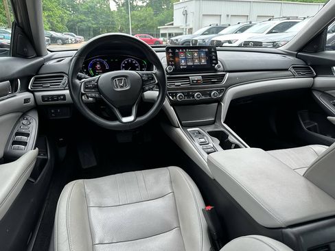 Used 2019 Honda Accord Touring image 10