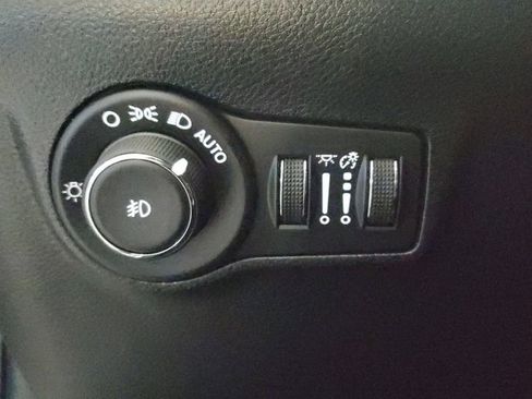 Used 2026 Jeep Compass Latitude image 22