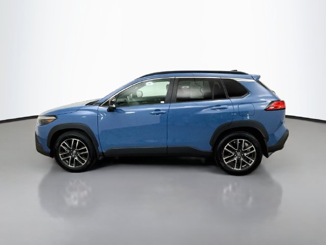 Used 2026 Toyota Corolla Cross XLE w/ Convenience Package FWD image 4
