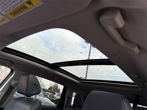 Used 2022 Acura MDX SH-AWD image 16