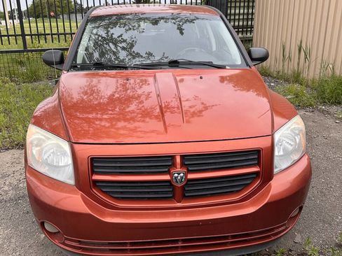 Used 2009 Dodge Caliber SXT image 2